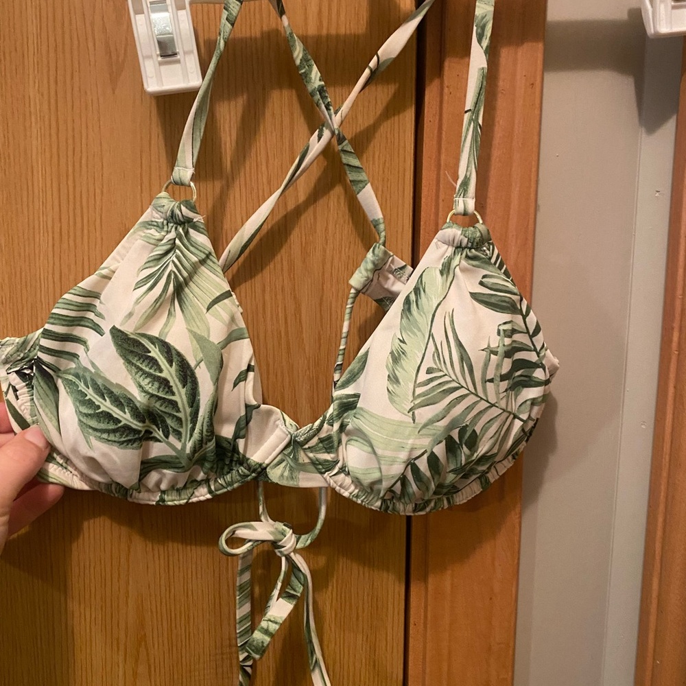 Shade & Shore Green Leaf Print Bikini Top